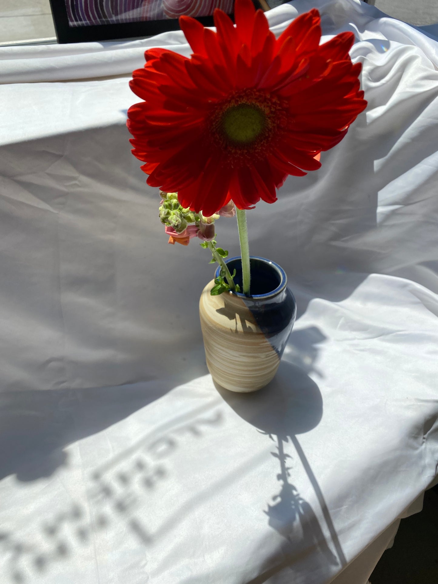 Vase.