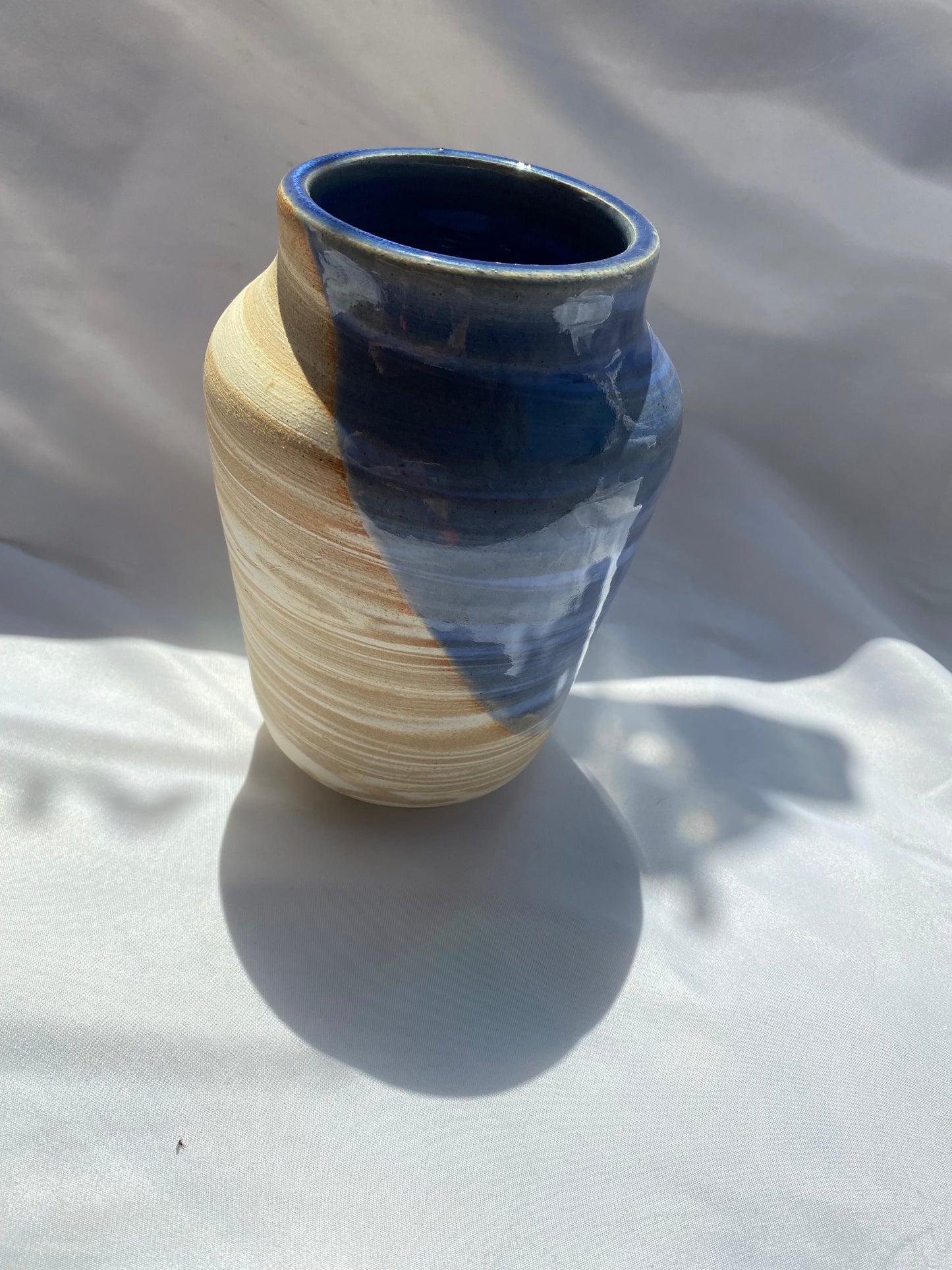 Vase.