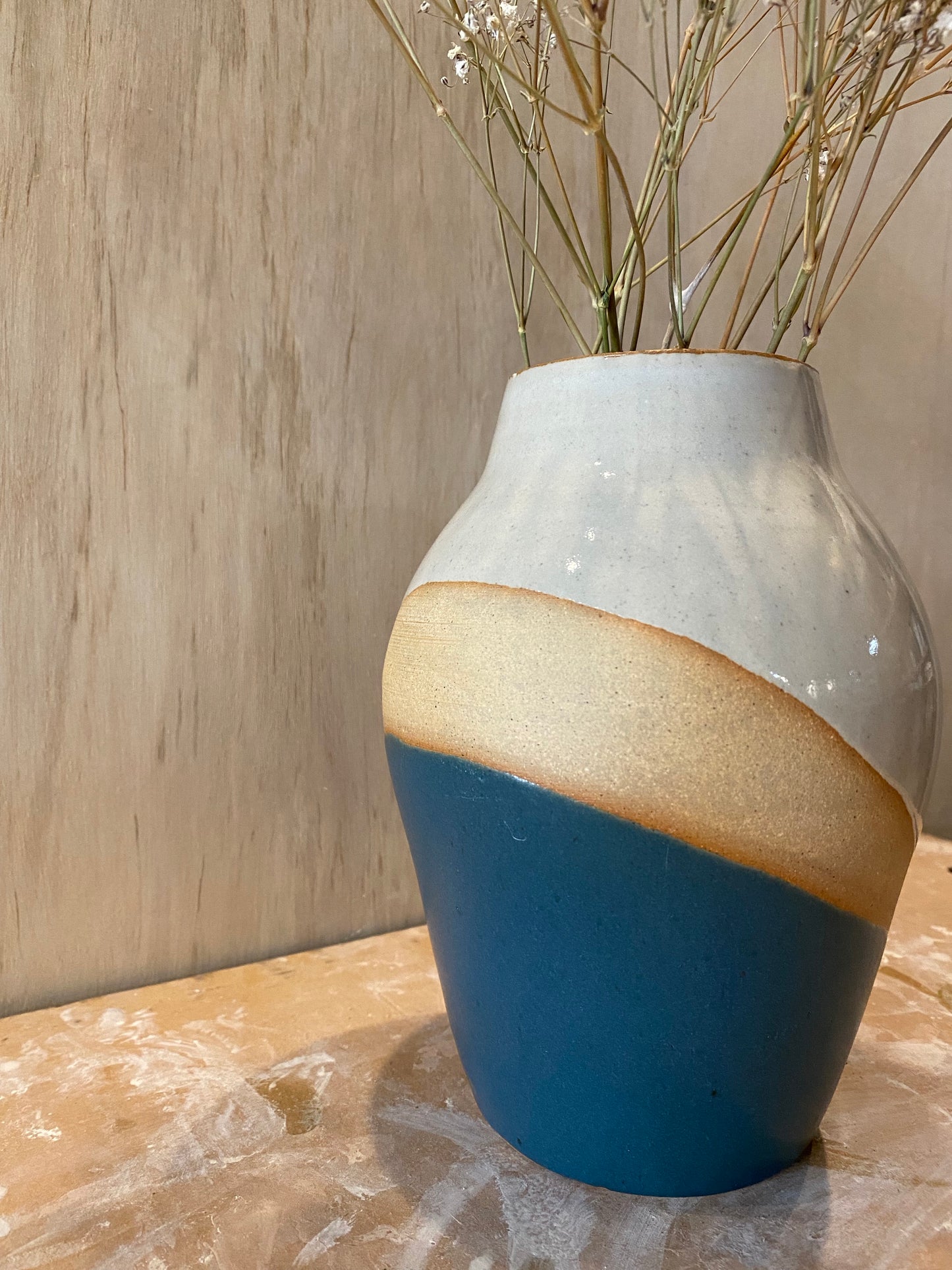 Vase.