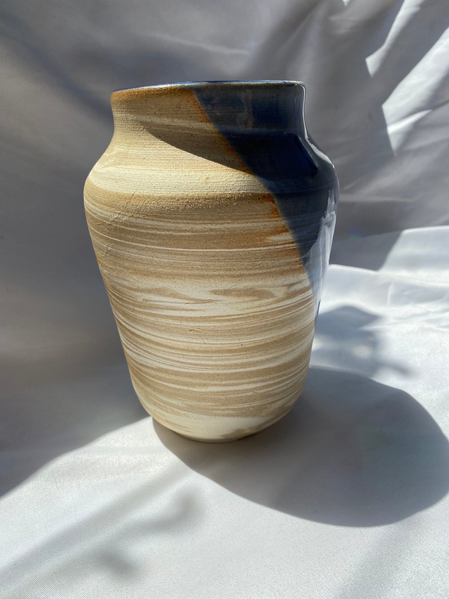 Vase.