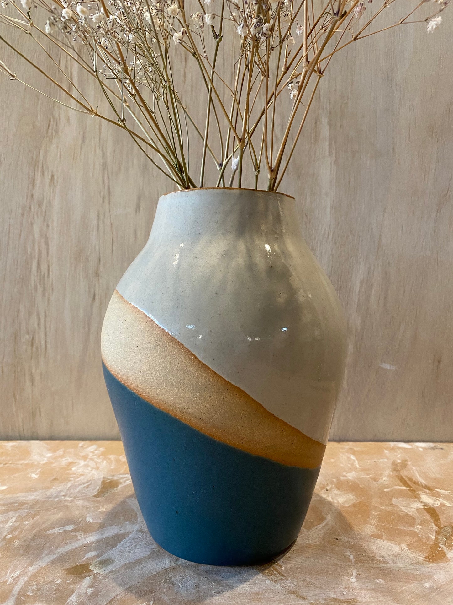 Vase.